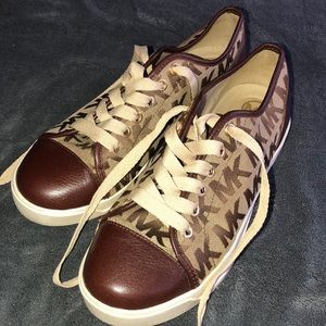 ✨Authentic✨ Michaels Kors Sneakers !!